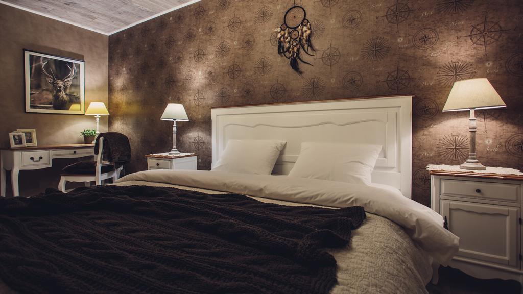 Main Street Apartment *
